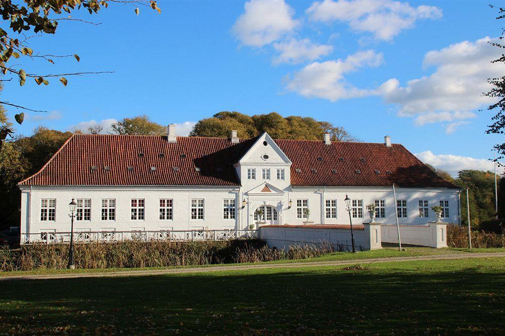Store Restrup Manor House Bagian luar foto