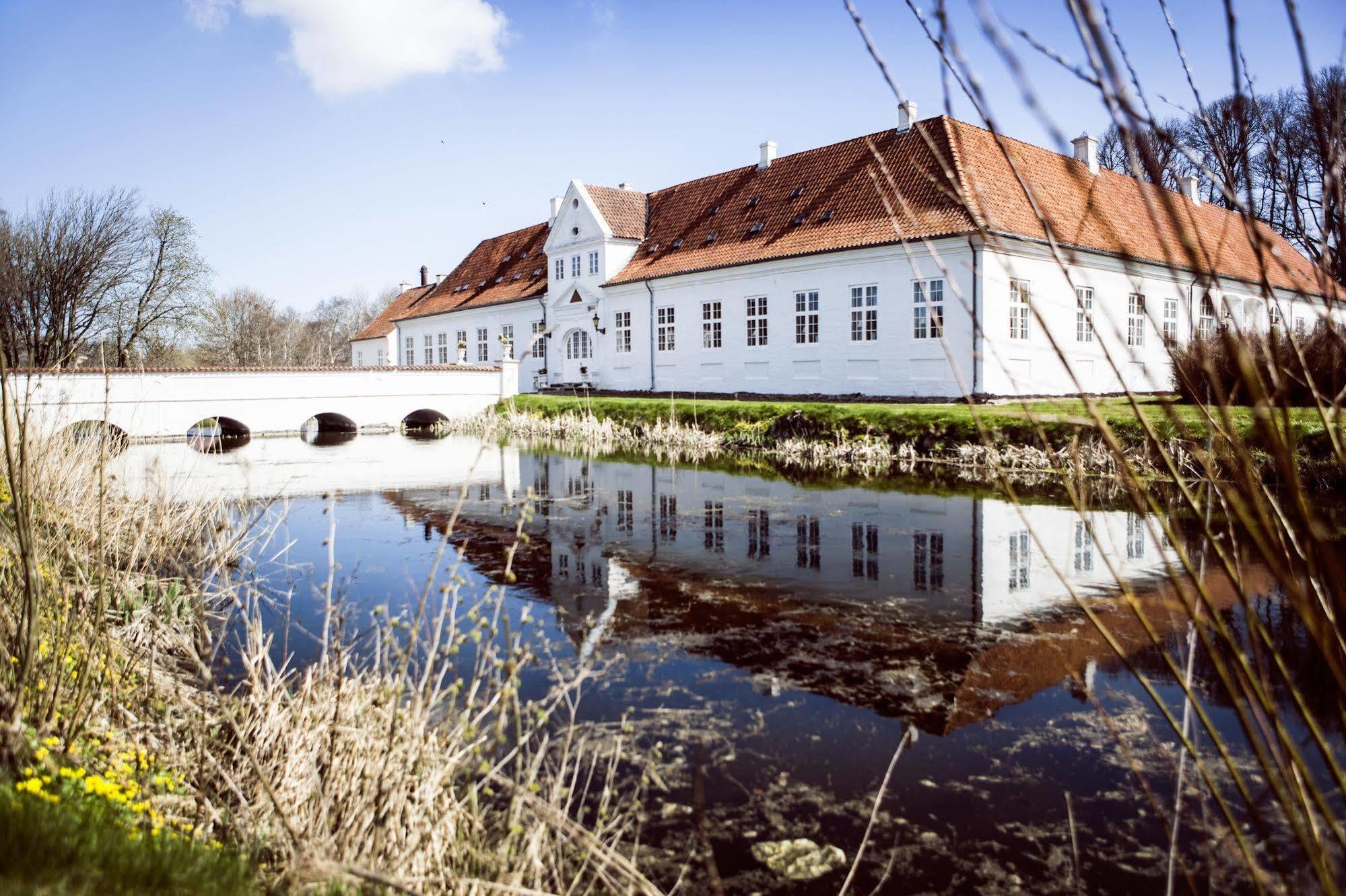 Store Restrup Manor House Bagian luar foto