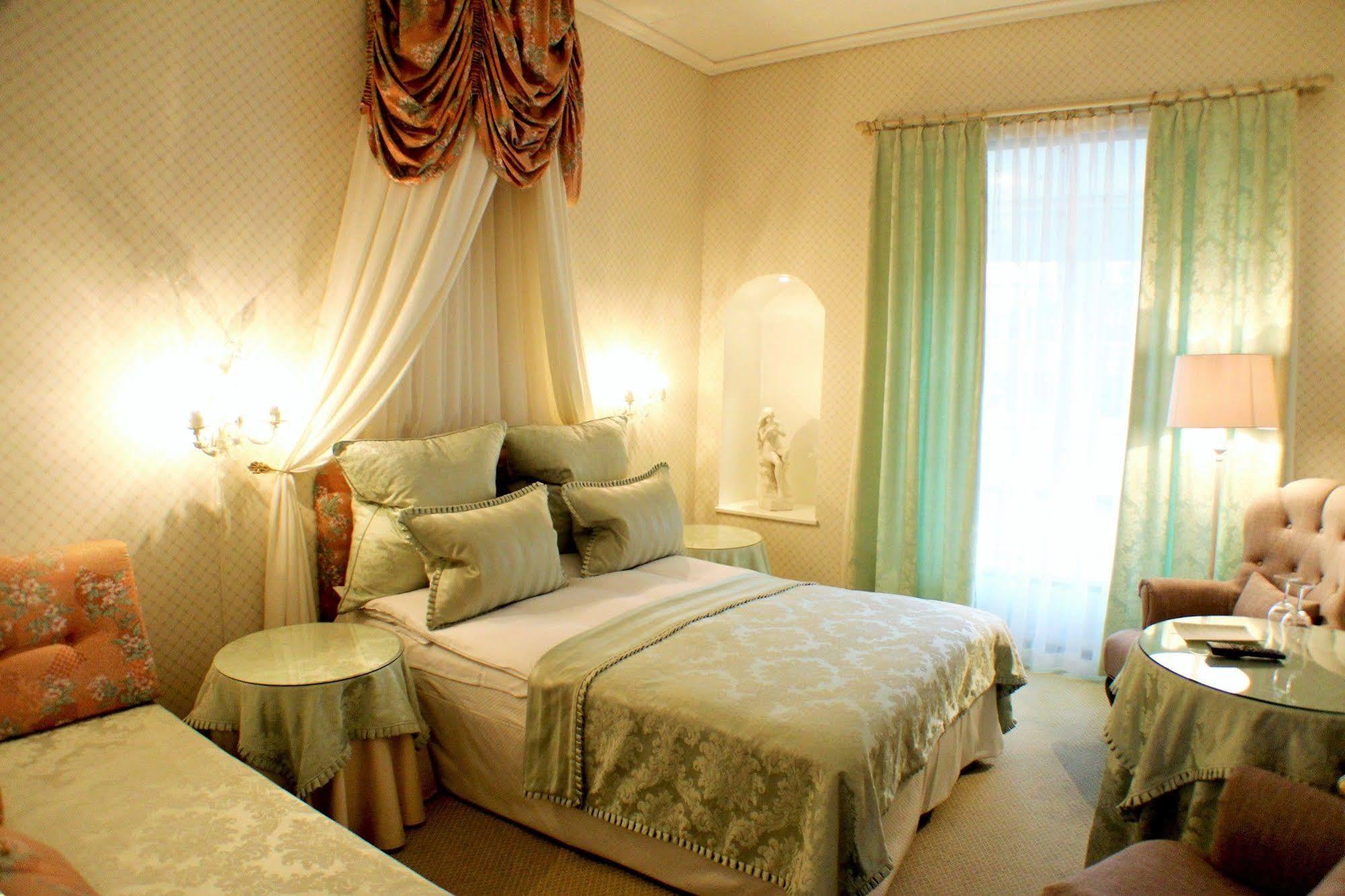 Store Restrup Manor House Bagian luar foto