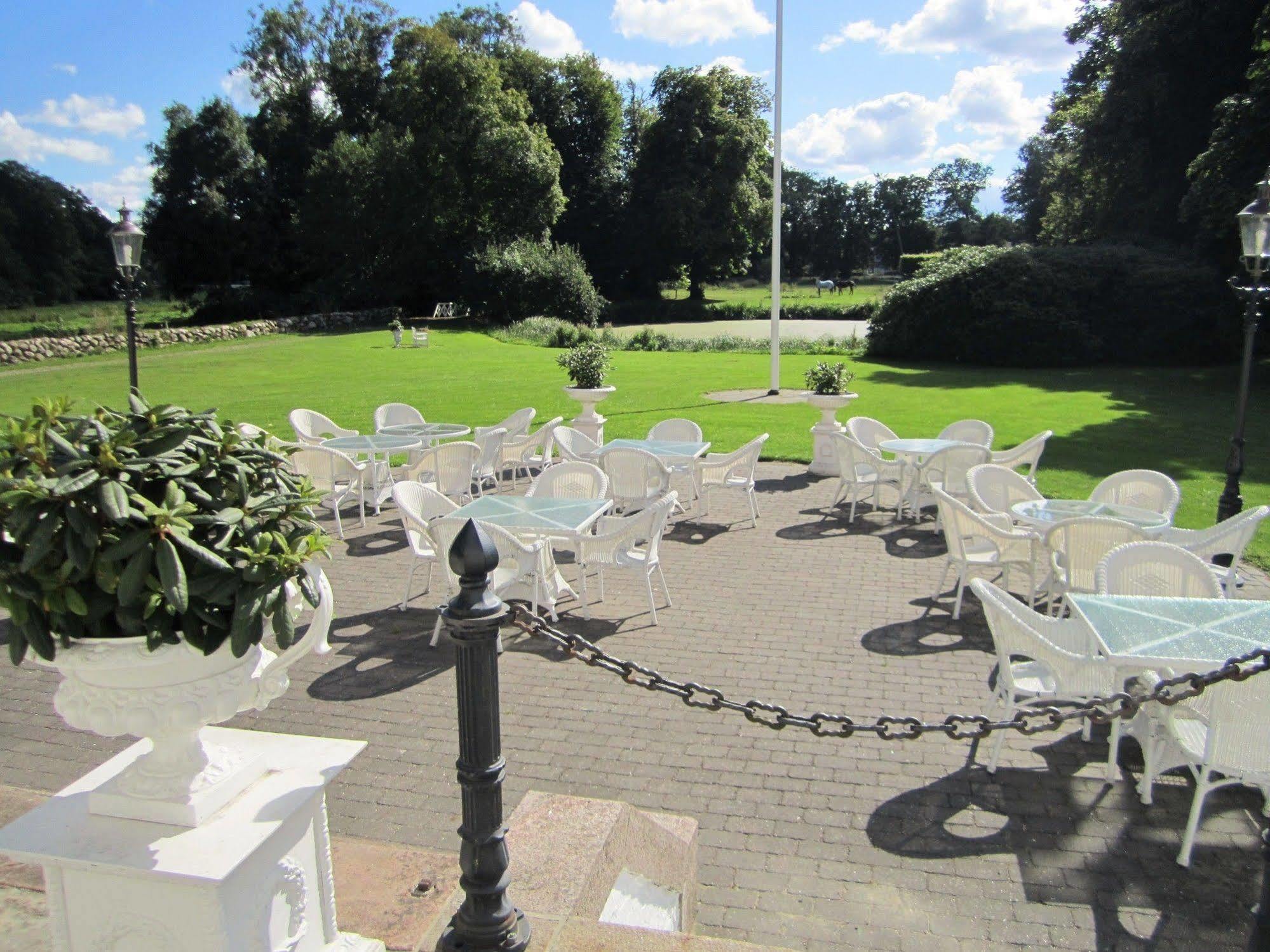 Store Restrup Manor House Bagian luar foto