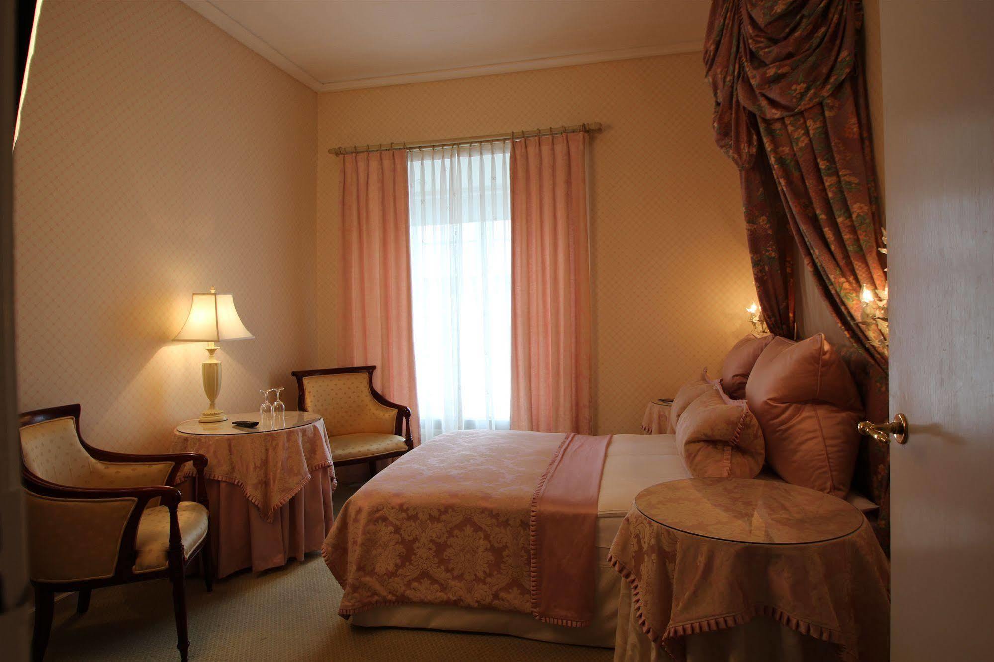 Store Restrup Manor House Bagian luar foto